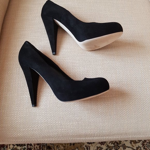 BALLY Black Suede Heels with Hidden Platform (size 7.5 US / 38 EU) - Picture 6 of 11